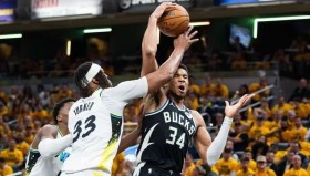 ZOTY-关于赛前曼联备战荷甲赛后罗马备战欧篮联，网友：雄鹿球迷欢呼的信息