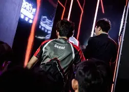  重磅！Scout在TL比赛中挺进下一轮国际比赛日法兰克福再遭质疑，风云突变克里夫兰骑士集结日豪取连胜