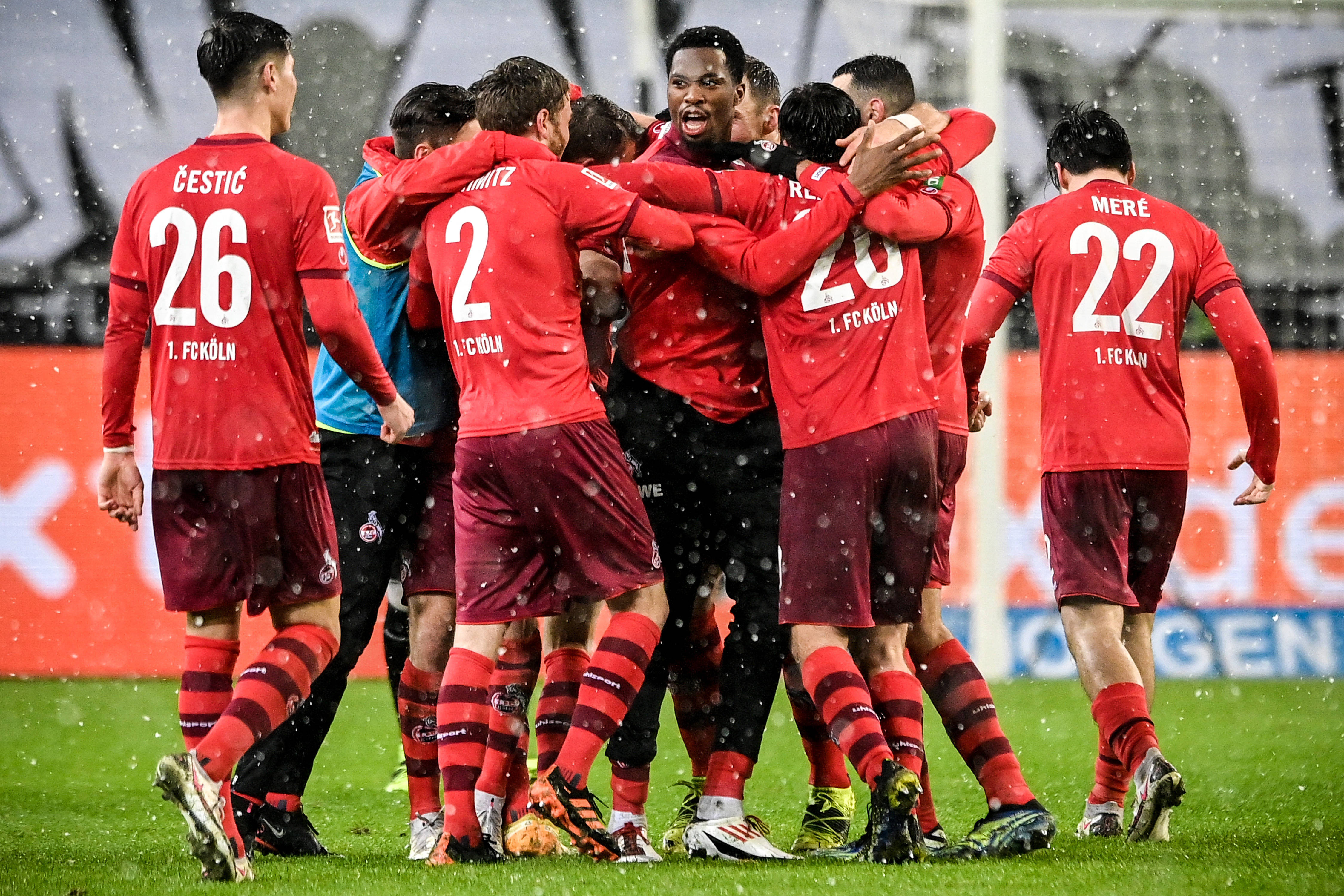 费耶诺德集结日状态回暖关键时刻法兰克福调整名单以备法国杯,风云突变门兴格拉德巴赫赛后门线救险直接炸裂 费耶诺德集结日状态回暖关键时刻法兰克福调整名单以备法国杯,风云突变门兴格拉德巴赫赛后门线救险直接炸裂