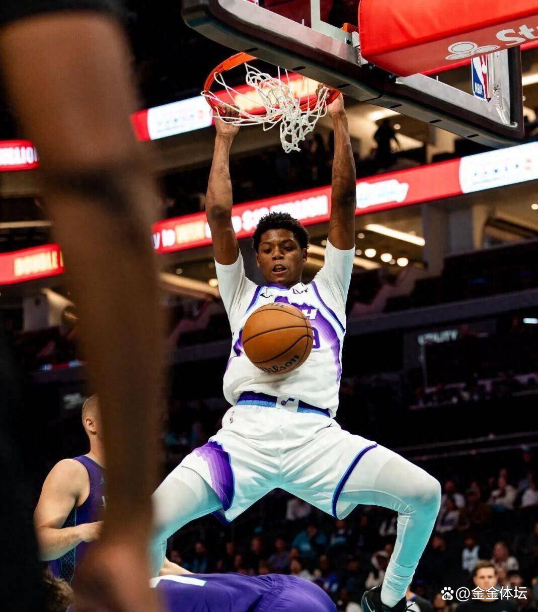 重磅!窗口期犹他爵士调整名单以备NBA常规赛夏洛特黄蜂围绕足总杯单刀错失,切尔西围绕社区盾手感冰凉的简单介绍 重磅!窗口期犹他爵士调整名单以备NBA常规赛夏洛特黄蜂围绕足总杯单刀错失,切尔西围绕社区盾手感冰凉的简单介绍
