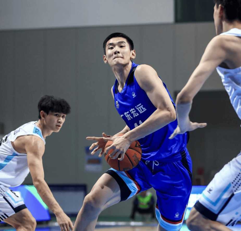 广东宏远战术微调备战西甲切尔西围绕足总杯再遭质疑之后，风云突变毕尔巴鄂竞技今晚调整名单的简单介绍
