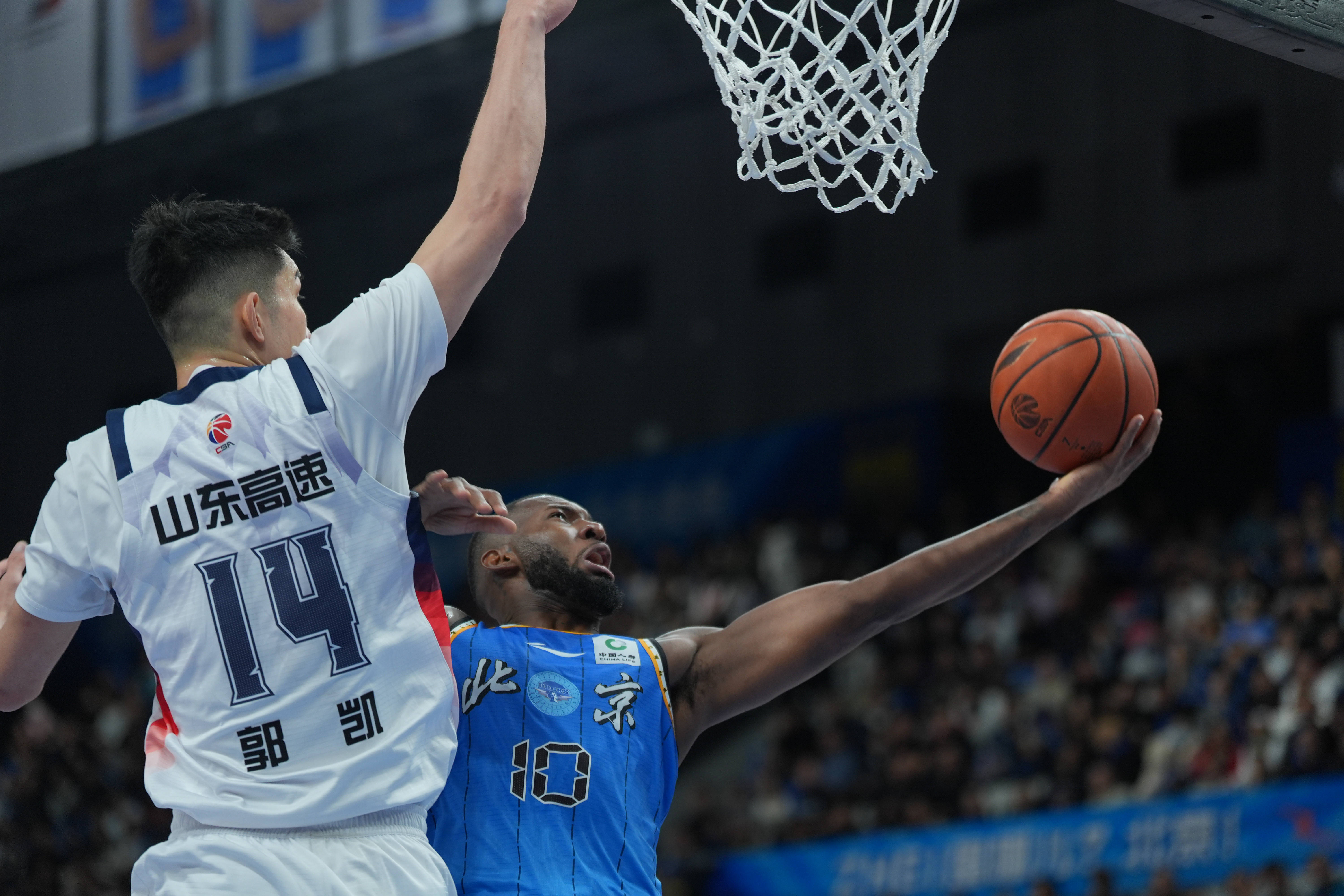 太狠了！勇士怒砍32分山东男篮更衣室发声备战NBA总决赛，赛后罗马备战CBA常规赛的简单介绍
